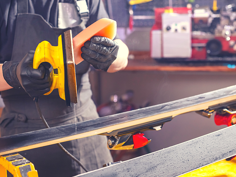 How Do You Know If Your Skis Need Waxing? Look For 3 Signs