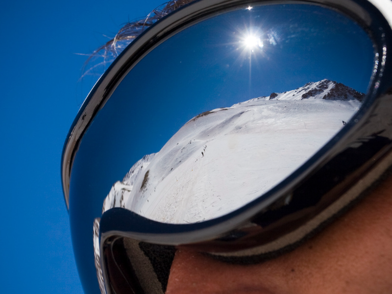 What is VLT and Why Does It Matter for Snow Goggles?